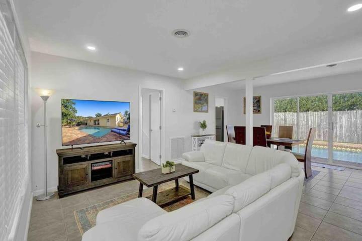 Beautiful 4 Bedrooms/Pool/Walk To Beach Deerfield Beach Esterno foto